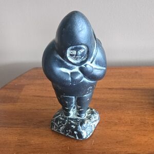 Black Resin Inuit Sculpture Decorative Accent